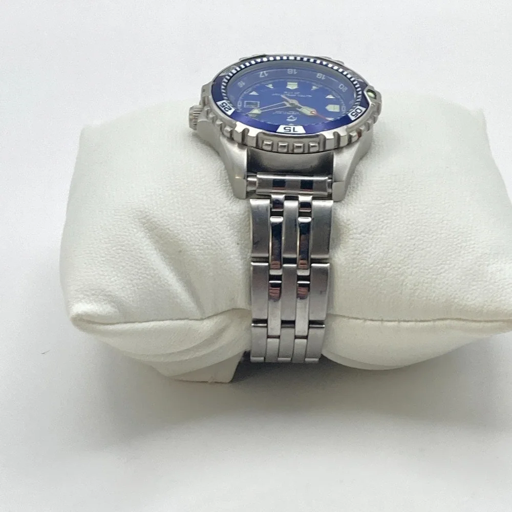 Momentum M1 Women's Diver Watch 30mm Silver Tone Blue Dial 200M New Battery 6